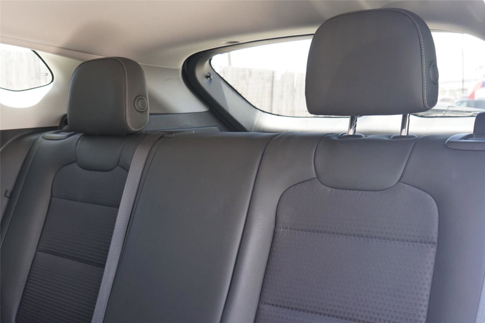 Used 2024 Chevrolet Trax LT FWD image 23