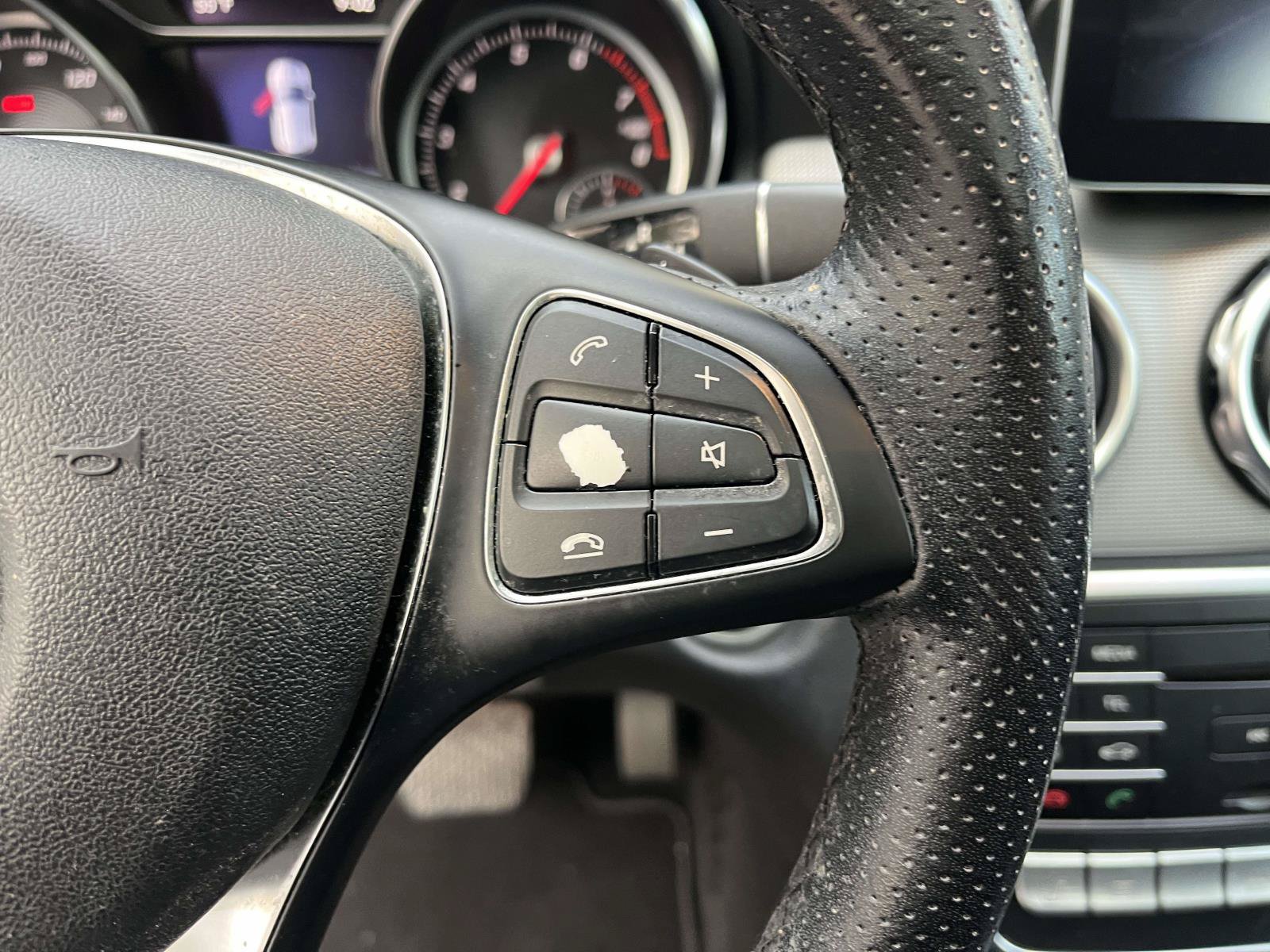 Used 2019 Mercedes-Benz GLA 250 4MATIC image 24