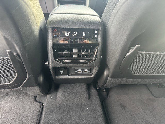 Used 2024 Jeep Grand Cherokee L Laredo image 25