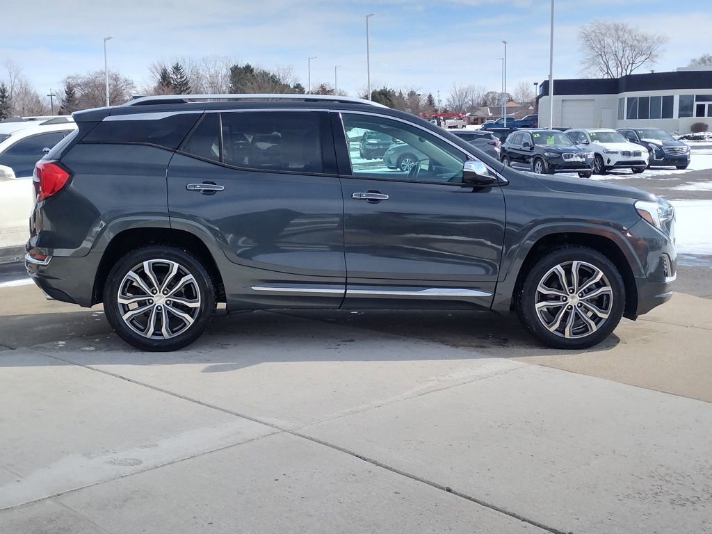 Used 2019 GMC Terrain Denali w/ Comfort Package image 4