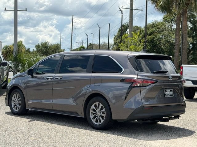Used 2021 Toyota Sienna XLE AWD/4WD image 5