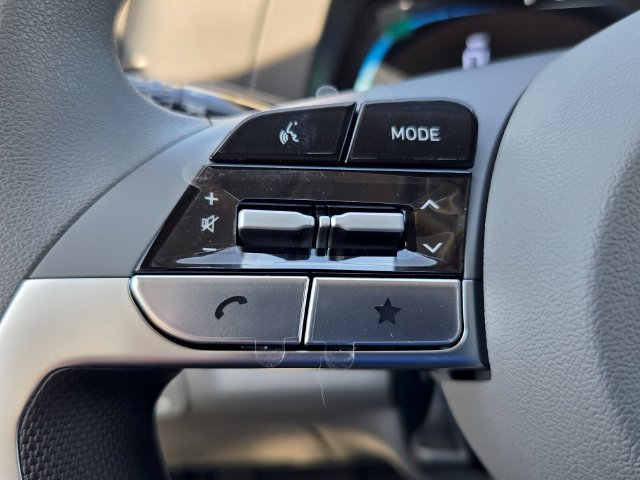New 2026 Hyundai Elantra SE FWD image 13