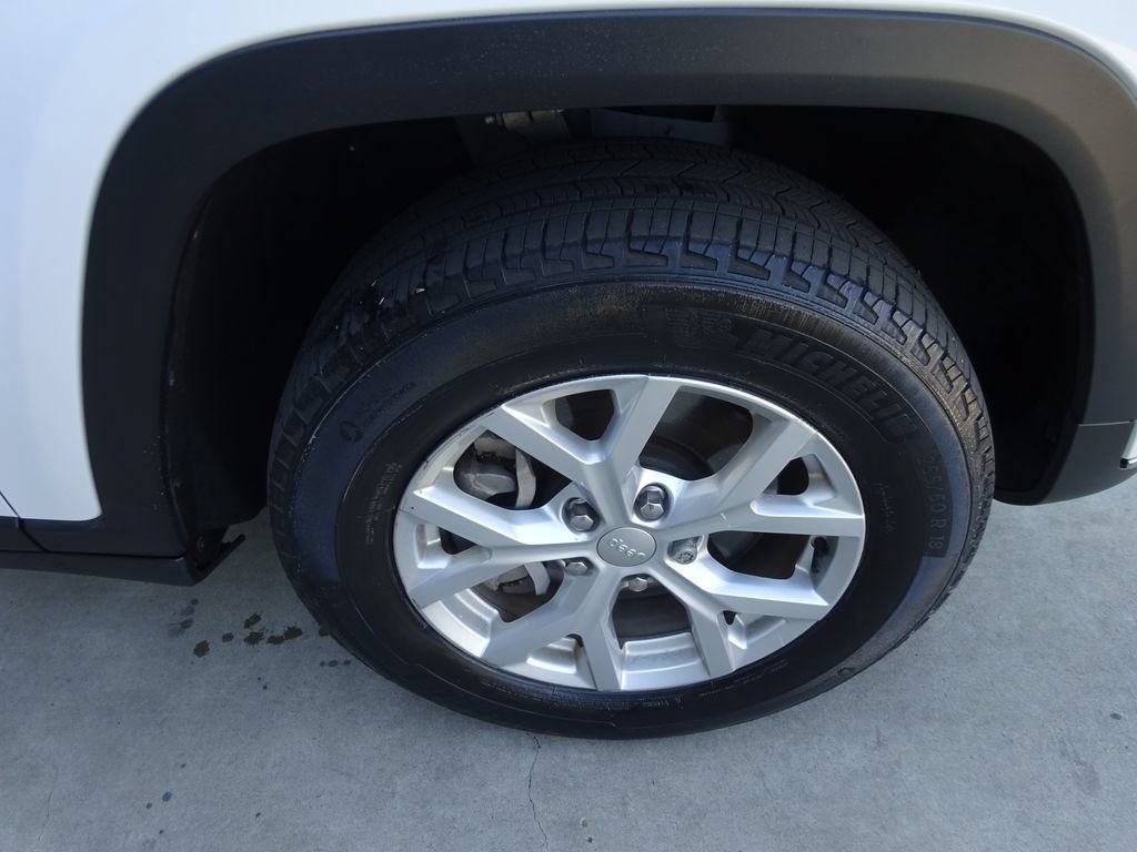 Used 2023 Jeep Grand Cherokee L Limited AWD/4WD image 10