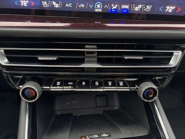 Used 2025 Chevrolet Traverse RS w/ LPO, Floor Liner Package image 12