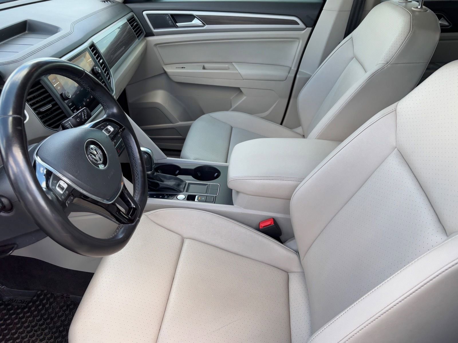 Used 2018 Volkswagen Atlas SE image 17