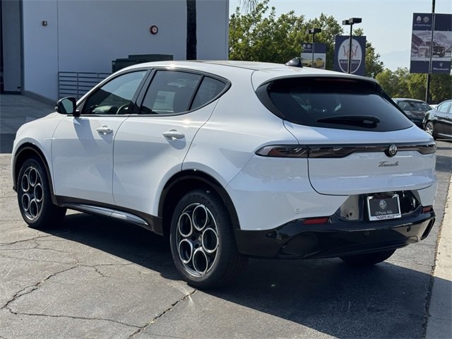 New 2025 Alfa Romeo Tonale w/ Premium Package image 4