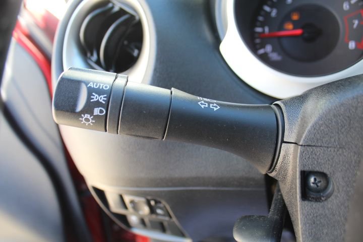 Used 2012 Nissan Juke SL image 17