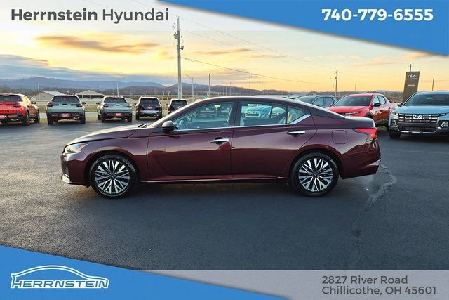Used 2024 Nissan Altima 2.5 SV image 4