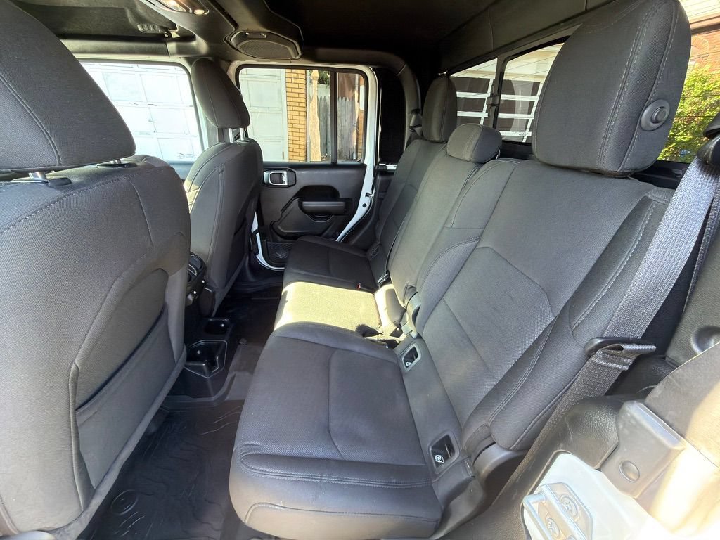 Used 2022 Jeep Gladiator Sport AWD/4WD image 18