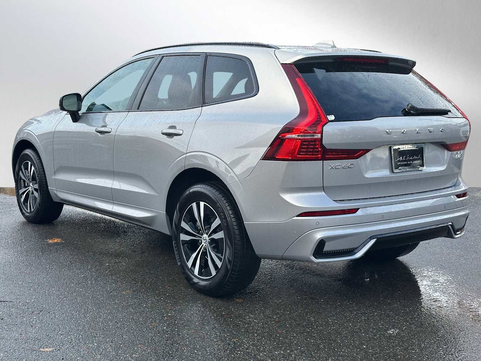 Used 2025 Volvo XC60 B5 Core w/ Climate Package image 5