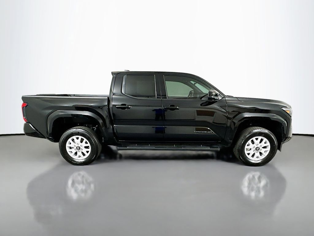 Certified 2025 Toyota Tacoma SR5 AWD/4WD image 4