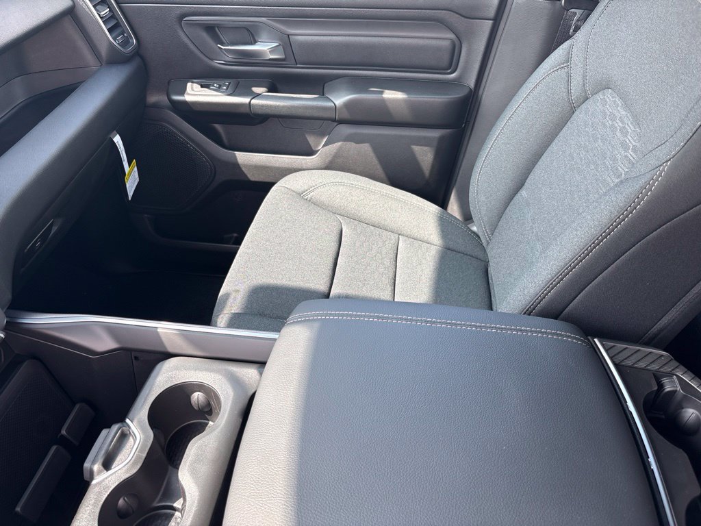 New 2026 RAM 1500 Express AWD/4WD image 28