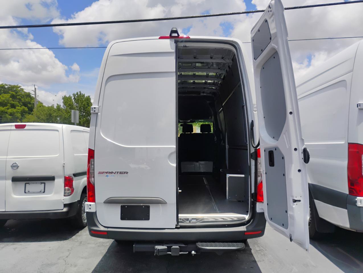 Used 2025 Mercedes-Benz Sprinter 2500 image 56