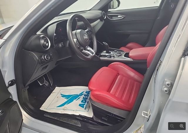 Used 2024 Alfa Romeo Giulia Ti w/ Performance Driving Package AWD/4WD image 2