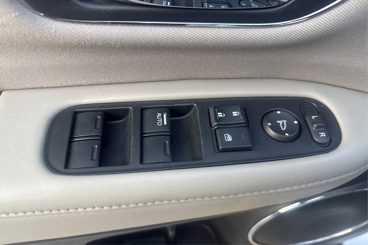 Used 2016 Honda HR-V EX image 35