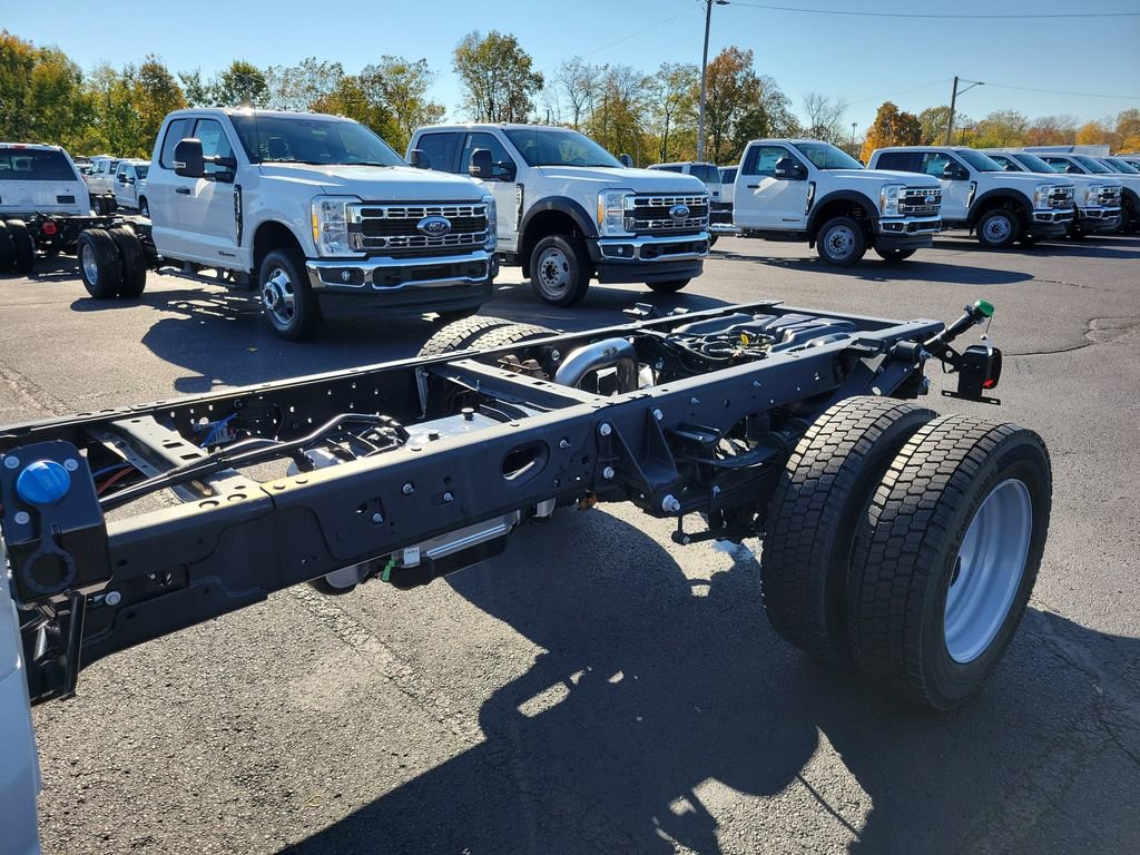 New 2026 Ford F550 4x4 Crew Cab image 9