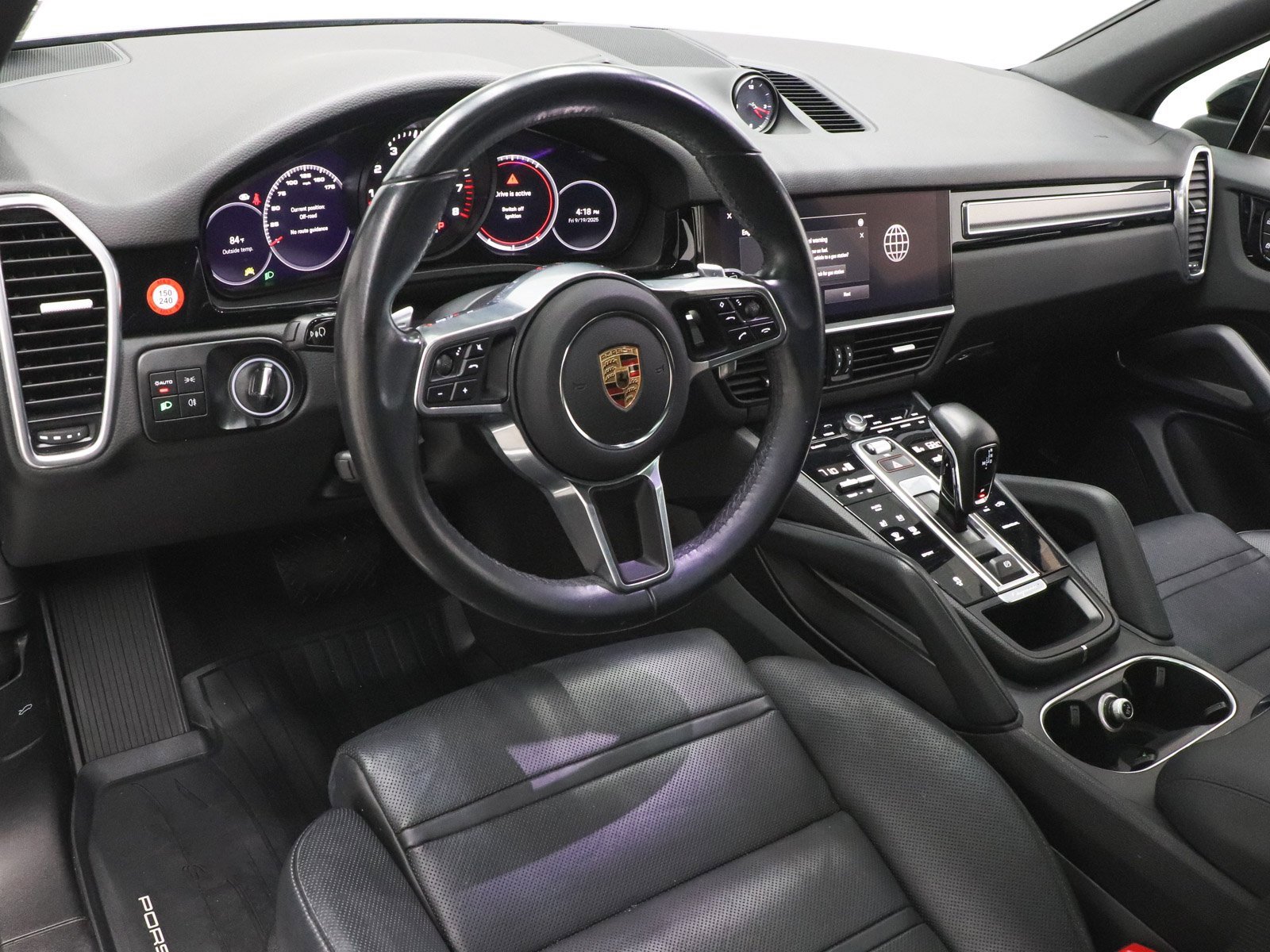 Used 2023 Porsche Cayenne Platinum Edition image 17