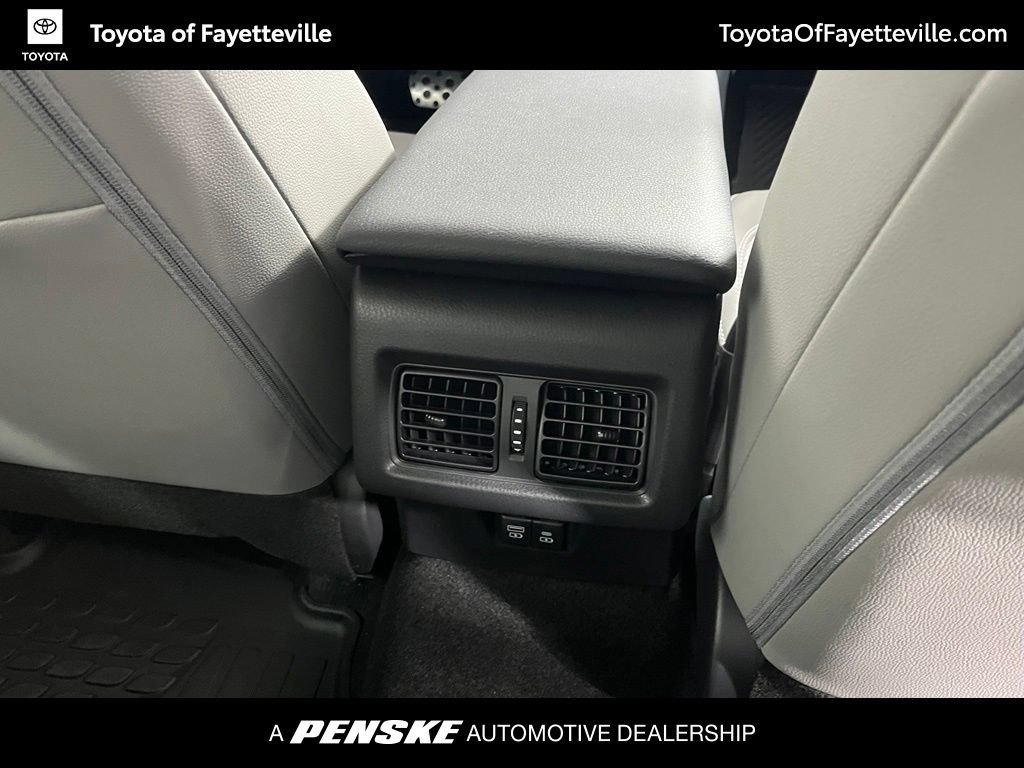 Used 2026 Toyota Camry SE FWD image 7