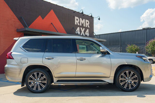 Used 2018 Lexus LX 570 4WD image 4