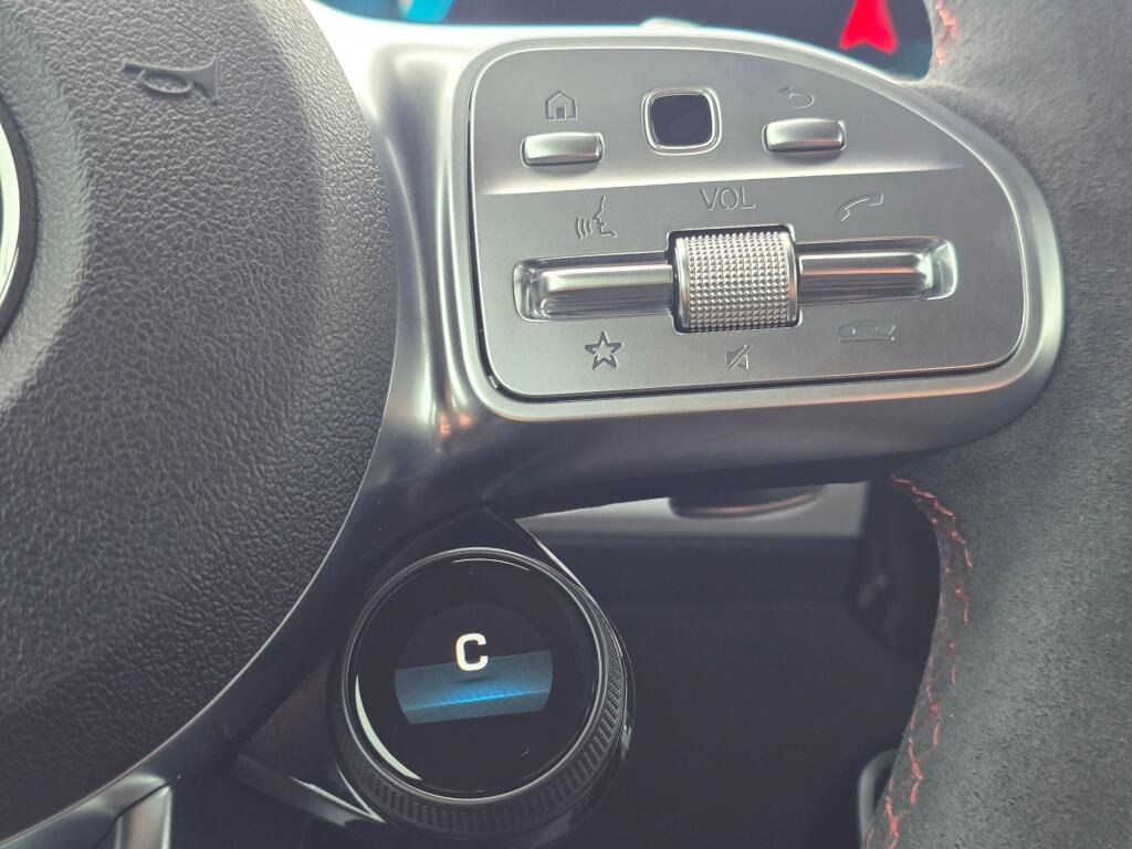 Used 2022 Mercedes-Benz GLB 35 AMG 4MATIC image 46