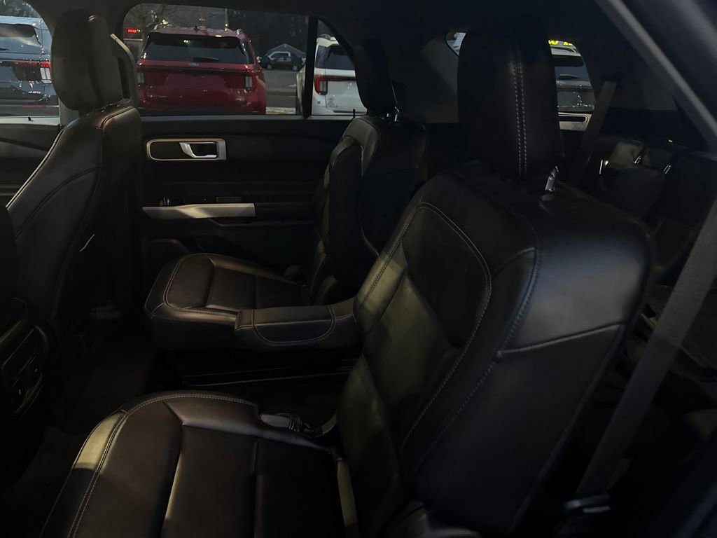 Used 2023 Ford Explorer XLT w/ Equipment Group 202A image 17