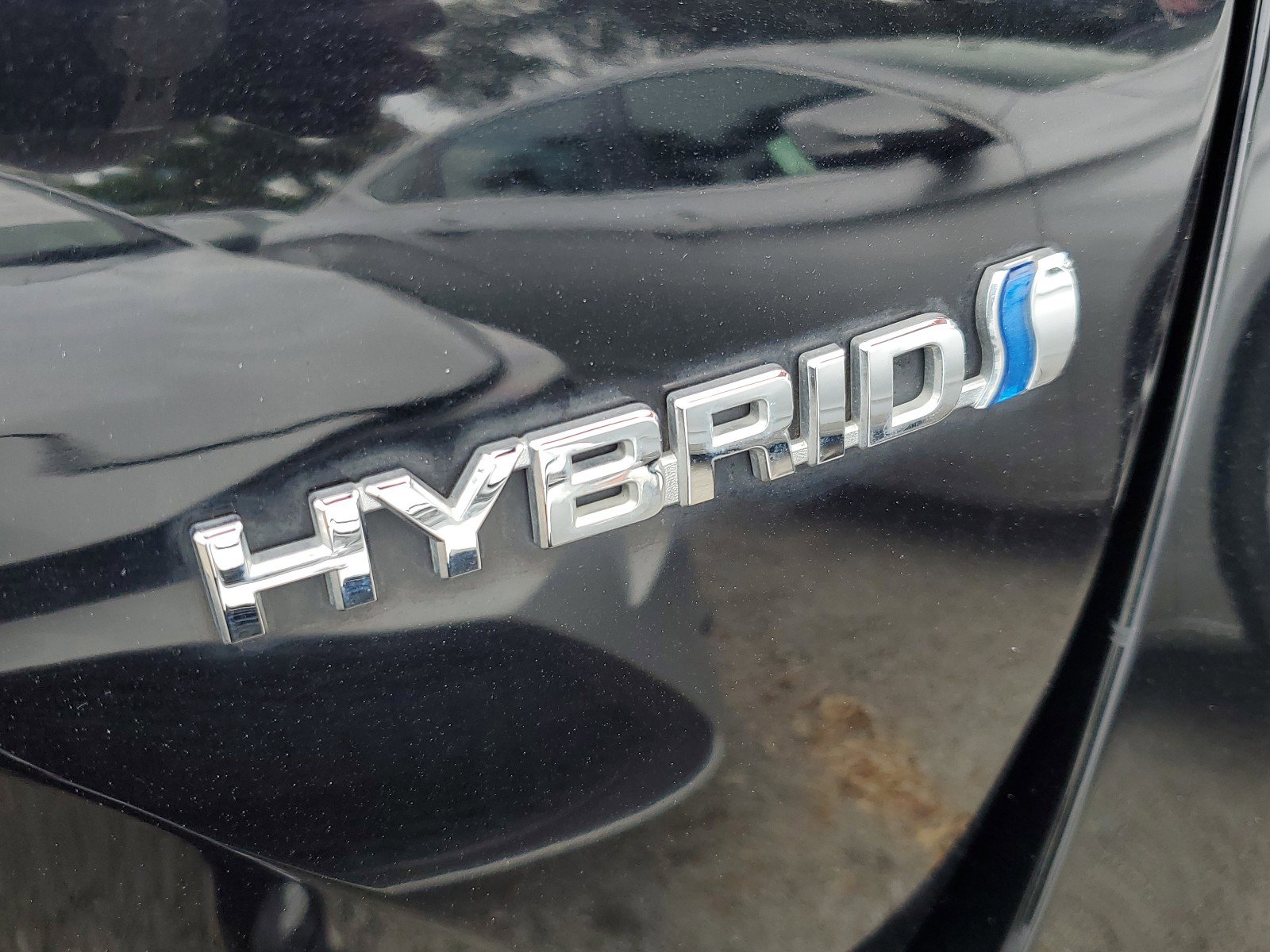 Used 2020 Toyota Prius LE image 30