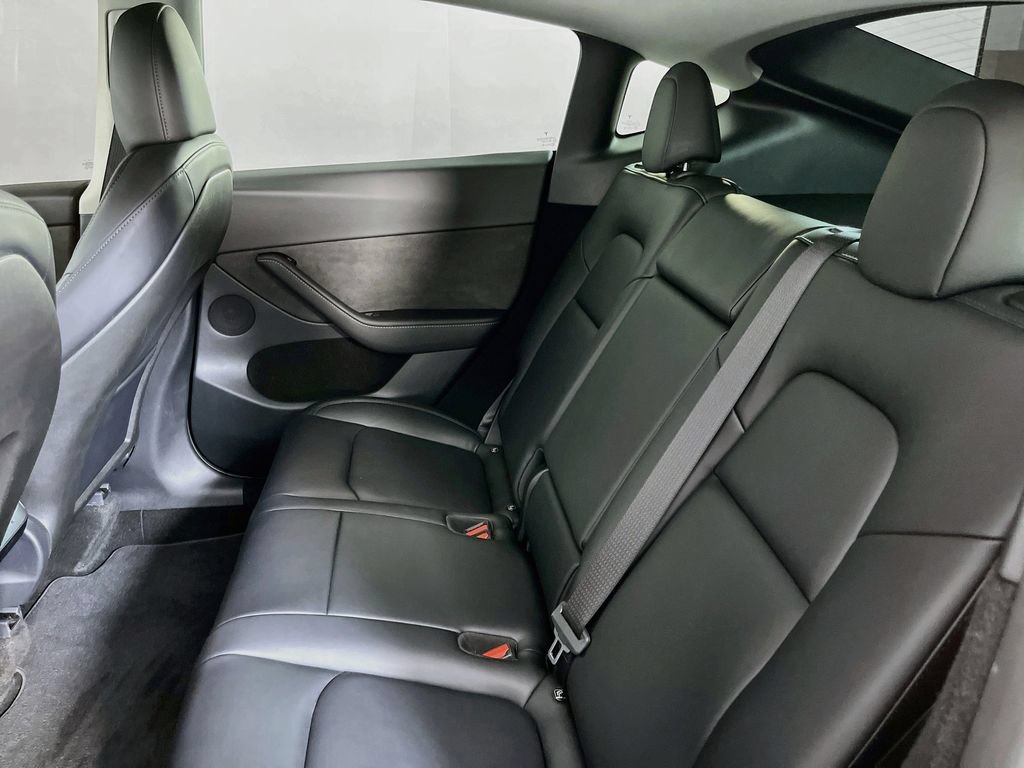Used 2024 Tesla Model Y Long Range RWD image 29
