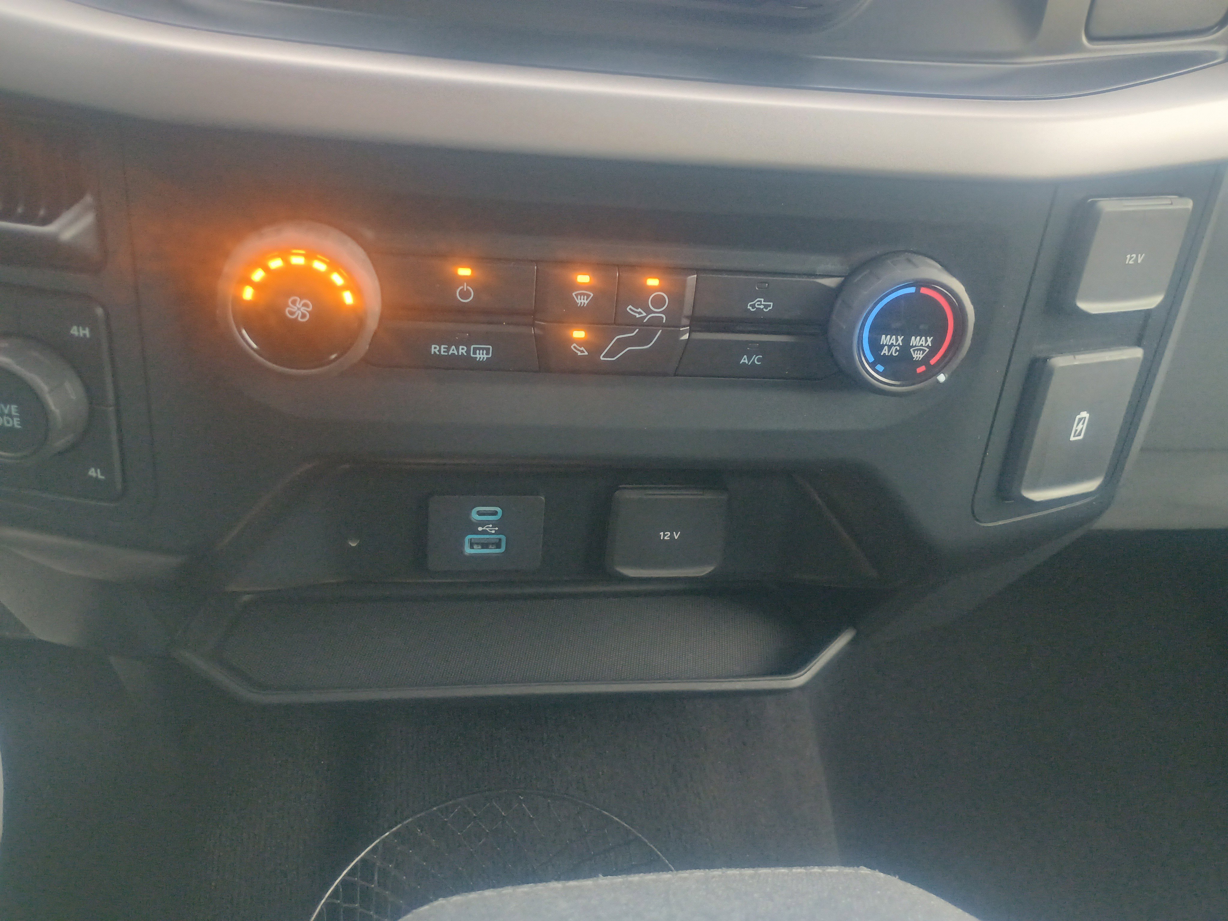 Used 2021 Ford F150 XLT image 30