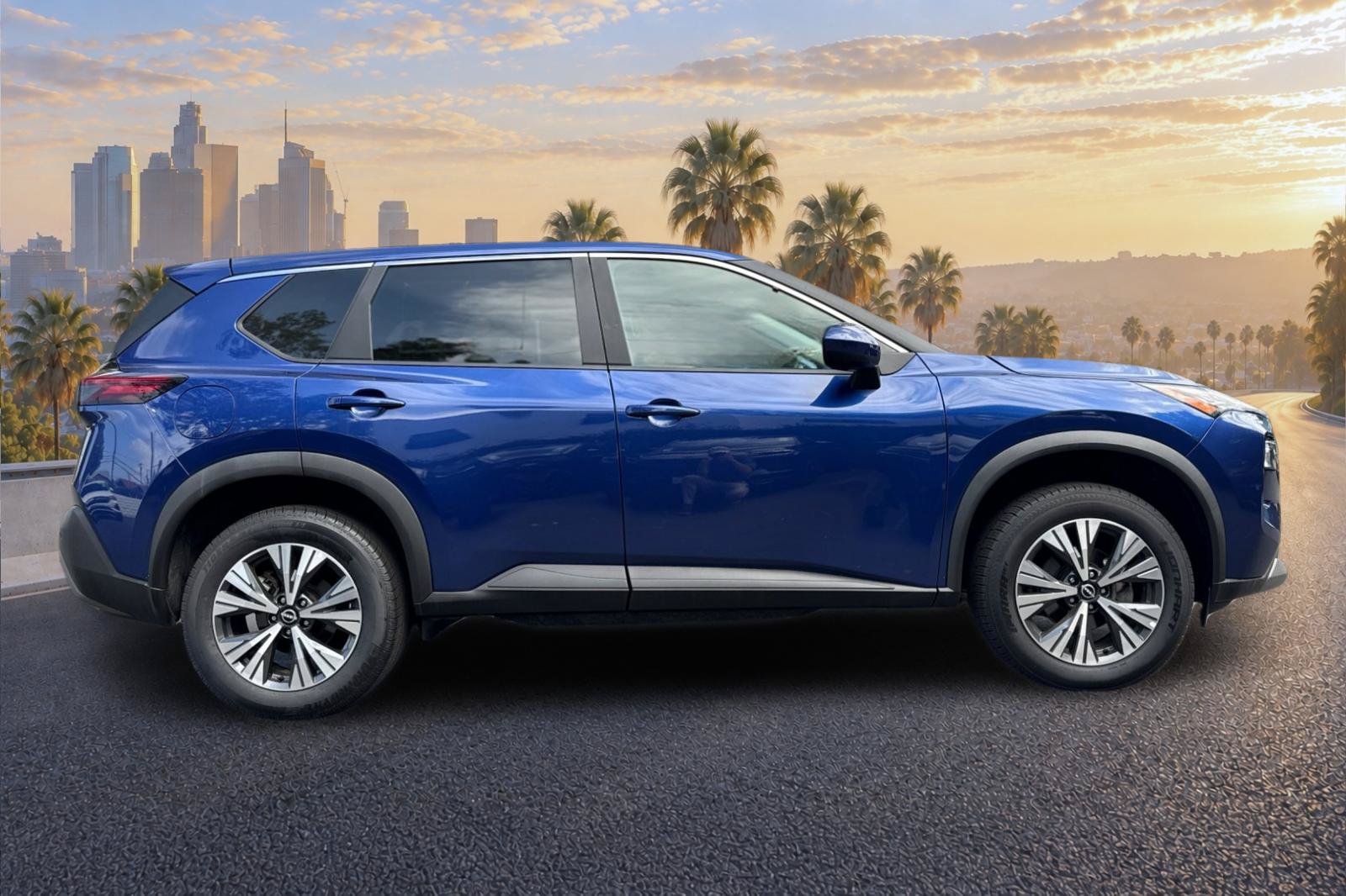 Used 2023 Nissan Rogue SV AWD/4WD image 3