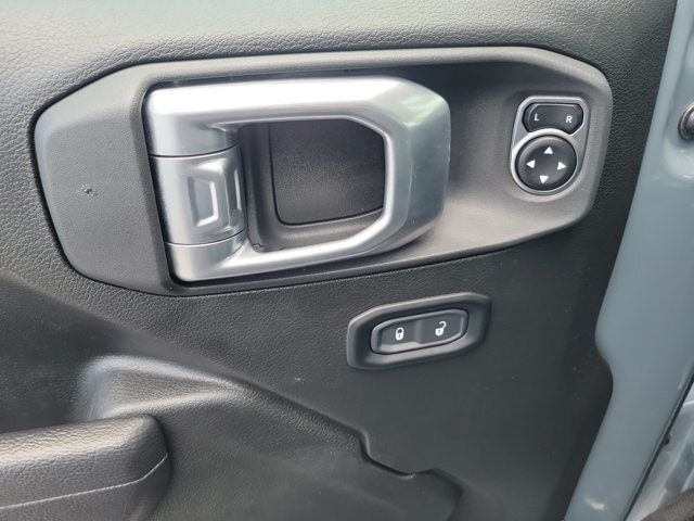 Used 2024 Jeep Gladiator Mojave AWD/4WD image 21