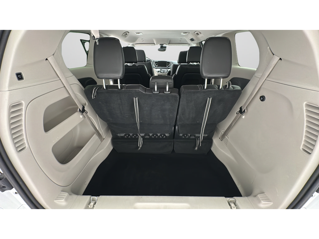 Used 2024 Chrysler Pacifica Touring-L FWD image 21