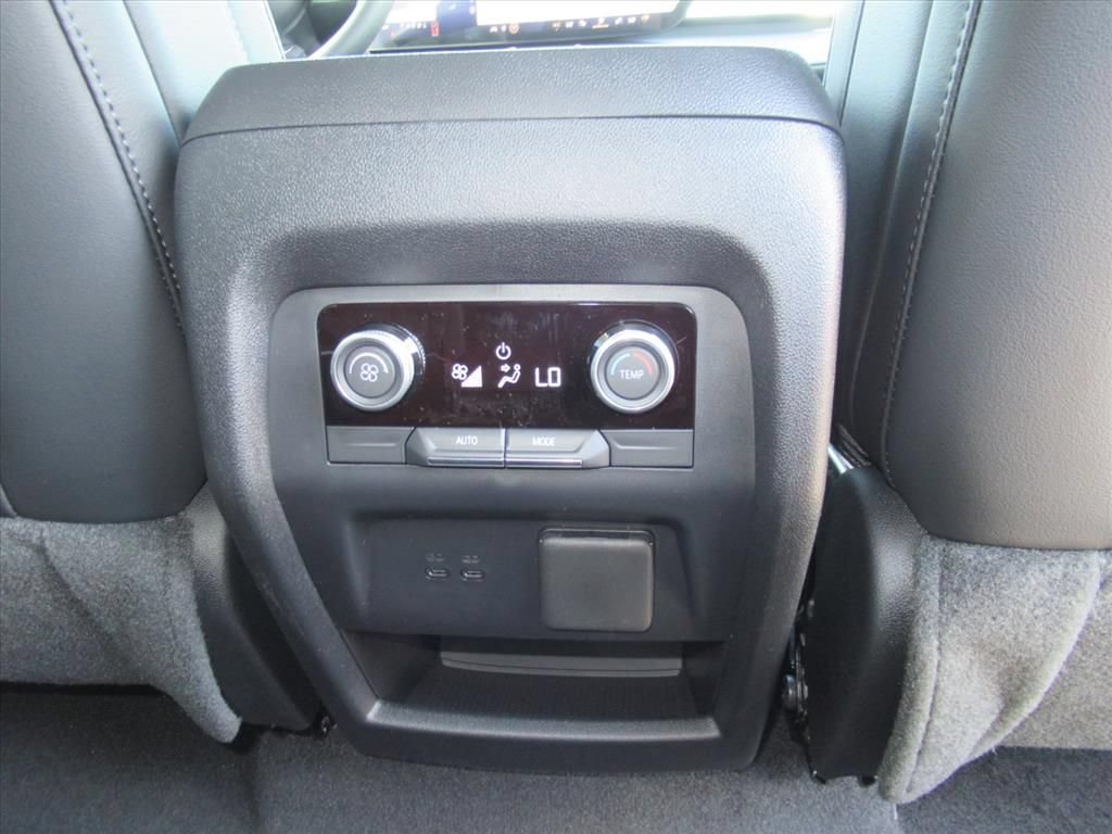 New 2026 Buick Enclave Sport Touring w/ Power Package FWD image 32
