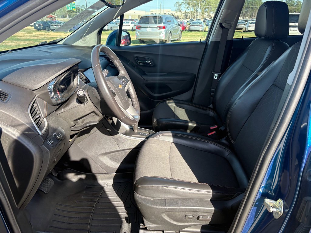 Used 2020 Chevrolet Trax LT w/ LT Convenience Package image 10