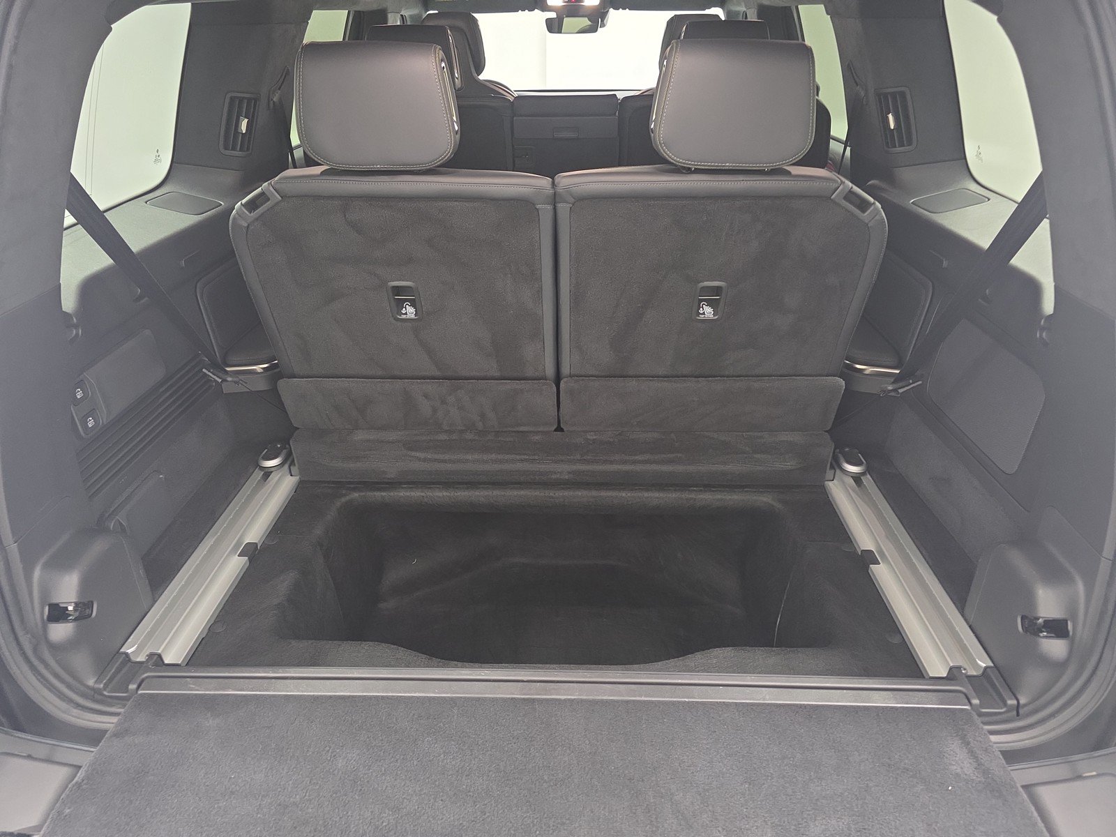Used 2024 Rivian R1S Adventure AWD/4WD image 26