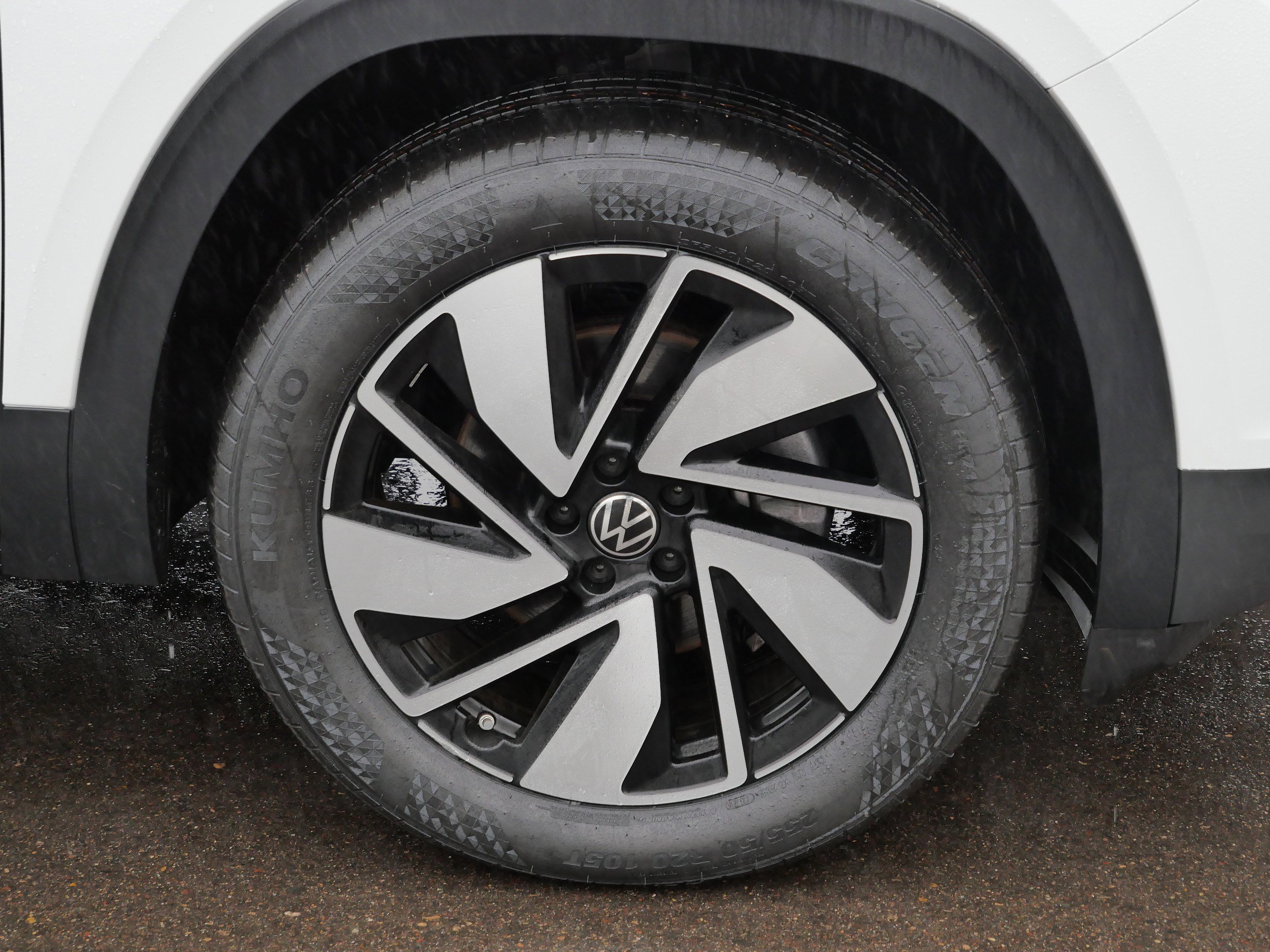 Certified 2024 Volkswagen Atlas SE image 15