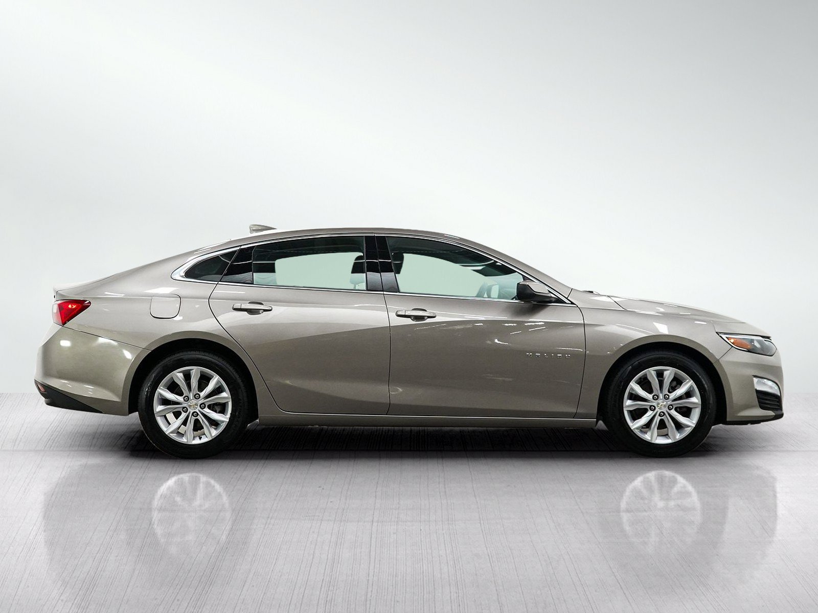 Used 2023 Chevrolet Malibu LT w/ Driver Confidence Package FWD image 6