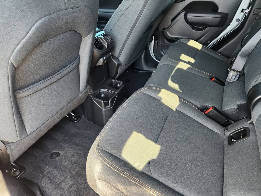 Used 2024 Jeep Gladiator Sport AWD/4WD image 9