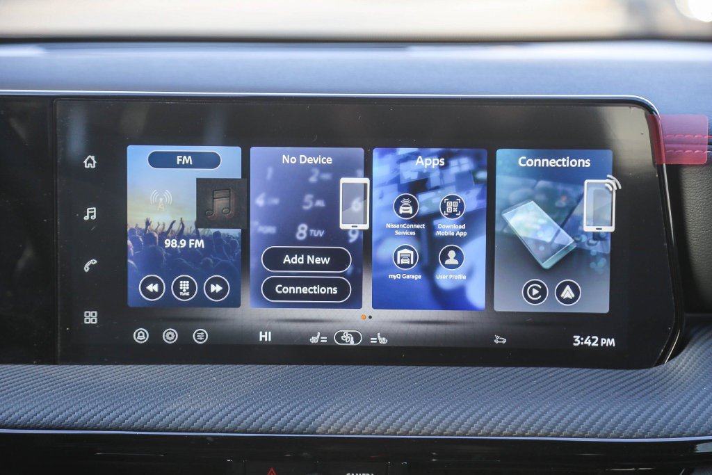 New 2026 Nissan Kicks SR w/ Cold Weather Package FWD image 15