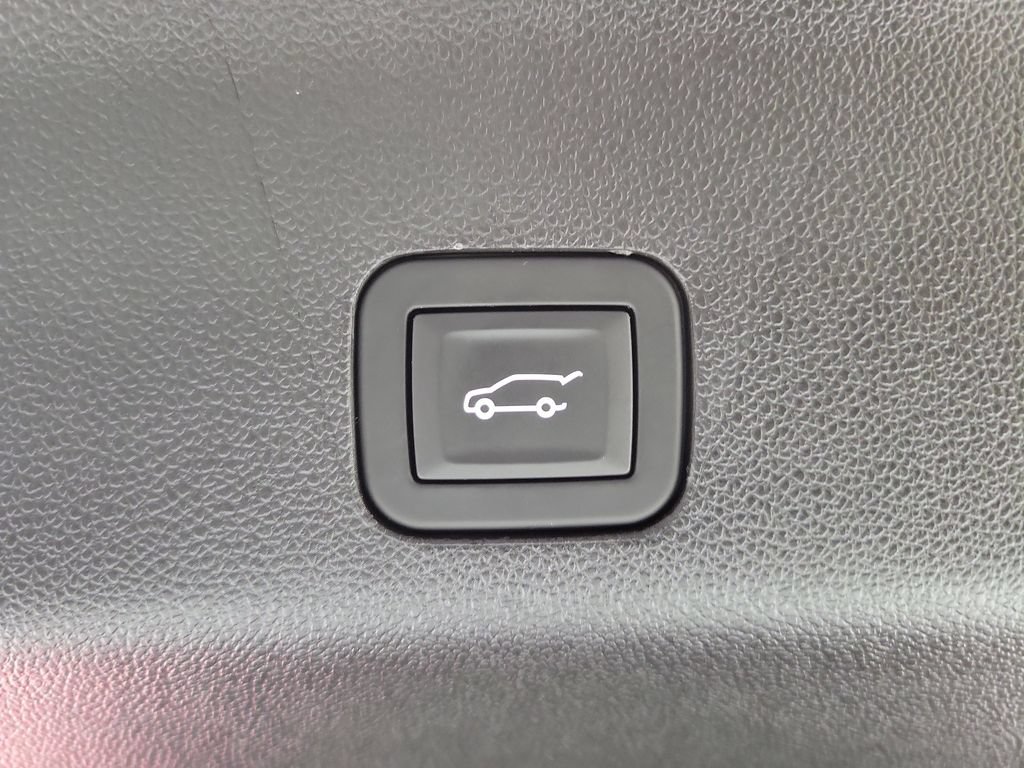 Certified 2025 Cadillac Escalade V w/ LPO, Floor Liner Package AWD/4WD image 42