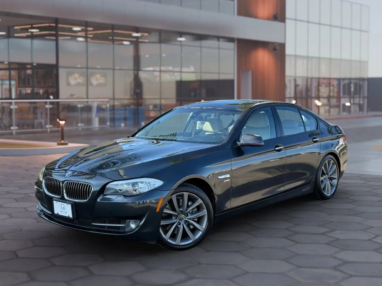 Used 2011 BMW 535i xDrive Sedan image 2
