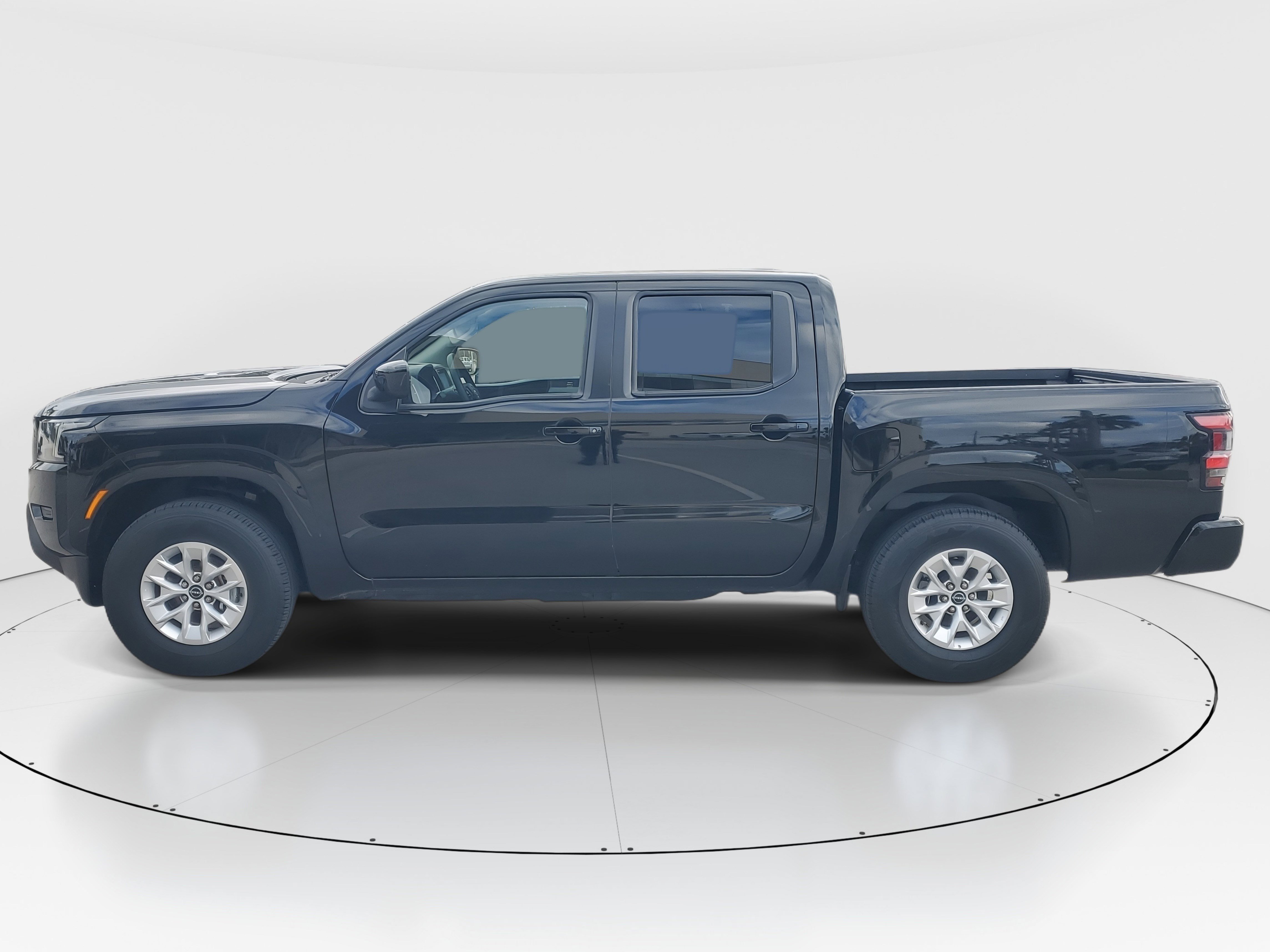 Used 2024 Nissan Frontier SV image 6