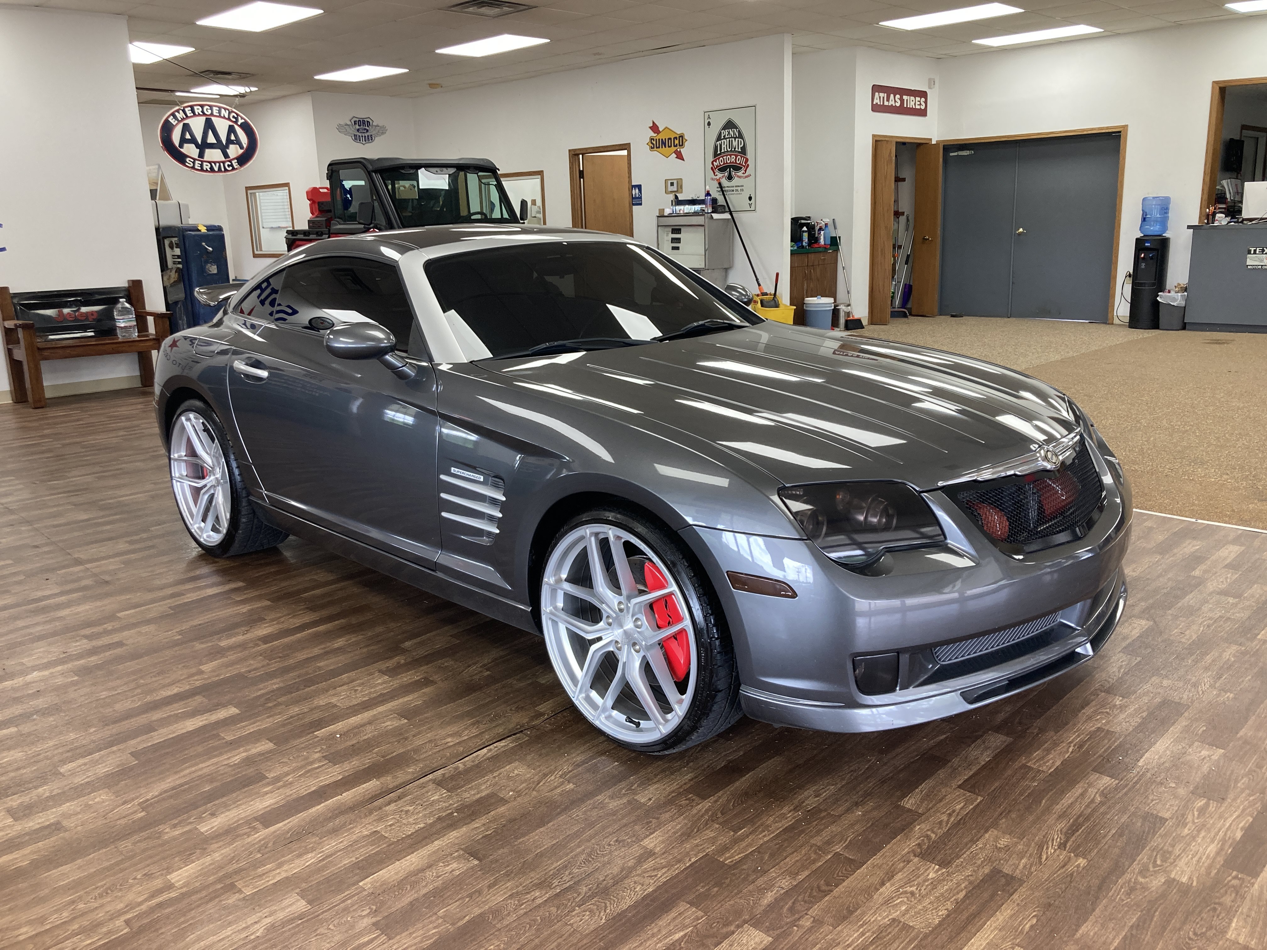 Used 2005 Chrysler Crossfire SRT-6 RWD image 3