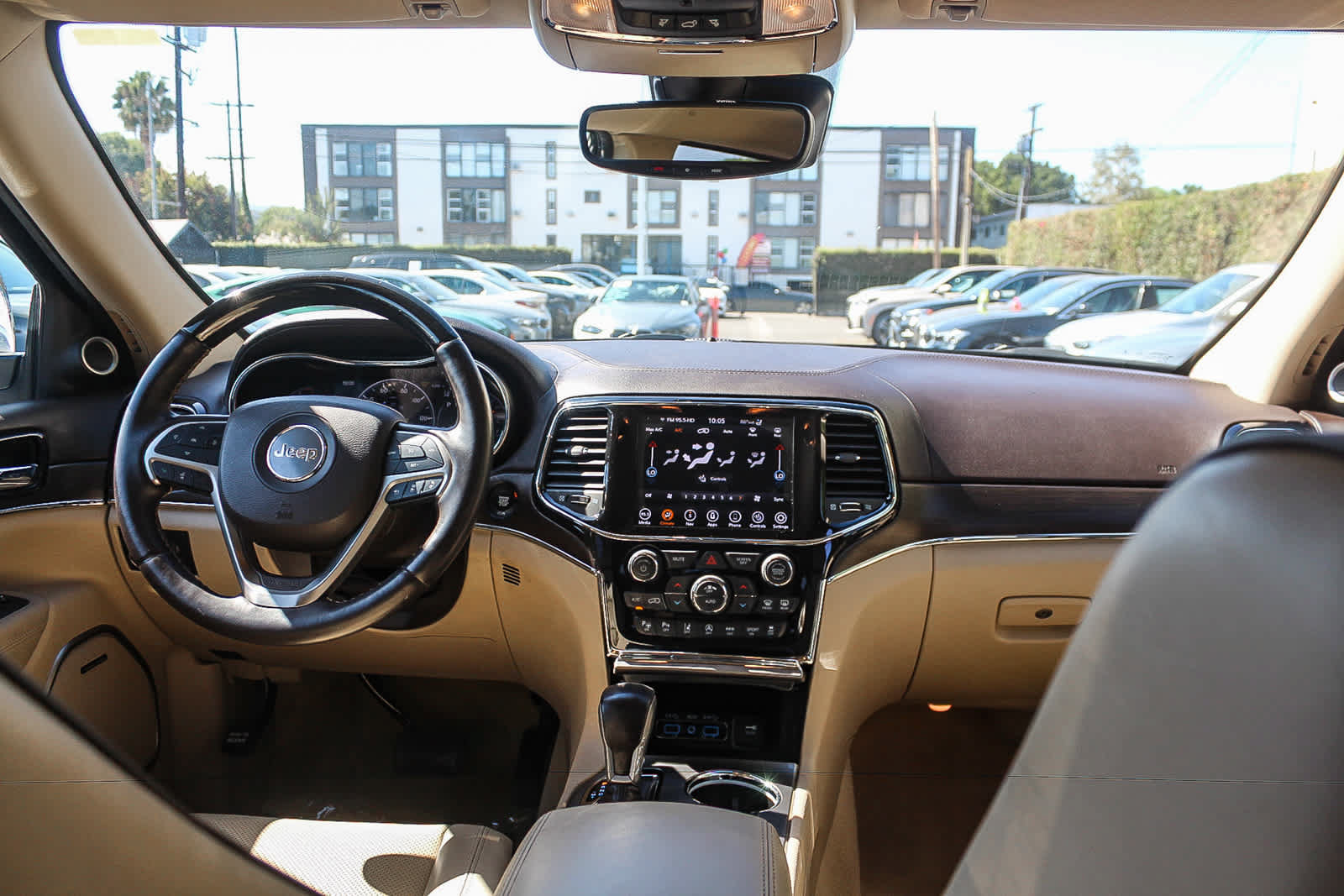 Used 2021 Jeep Grand Cherokee Overland AWD/4WD image 13