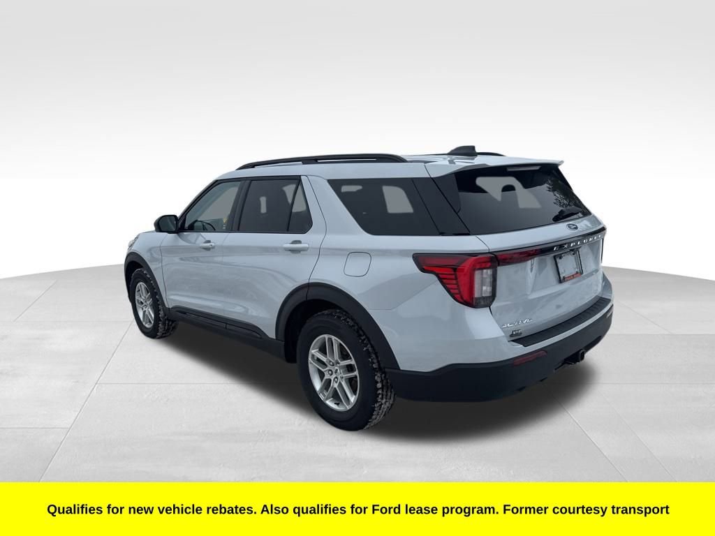 Used 2026 Ford Explorer Active image 3