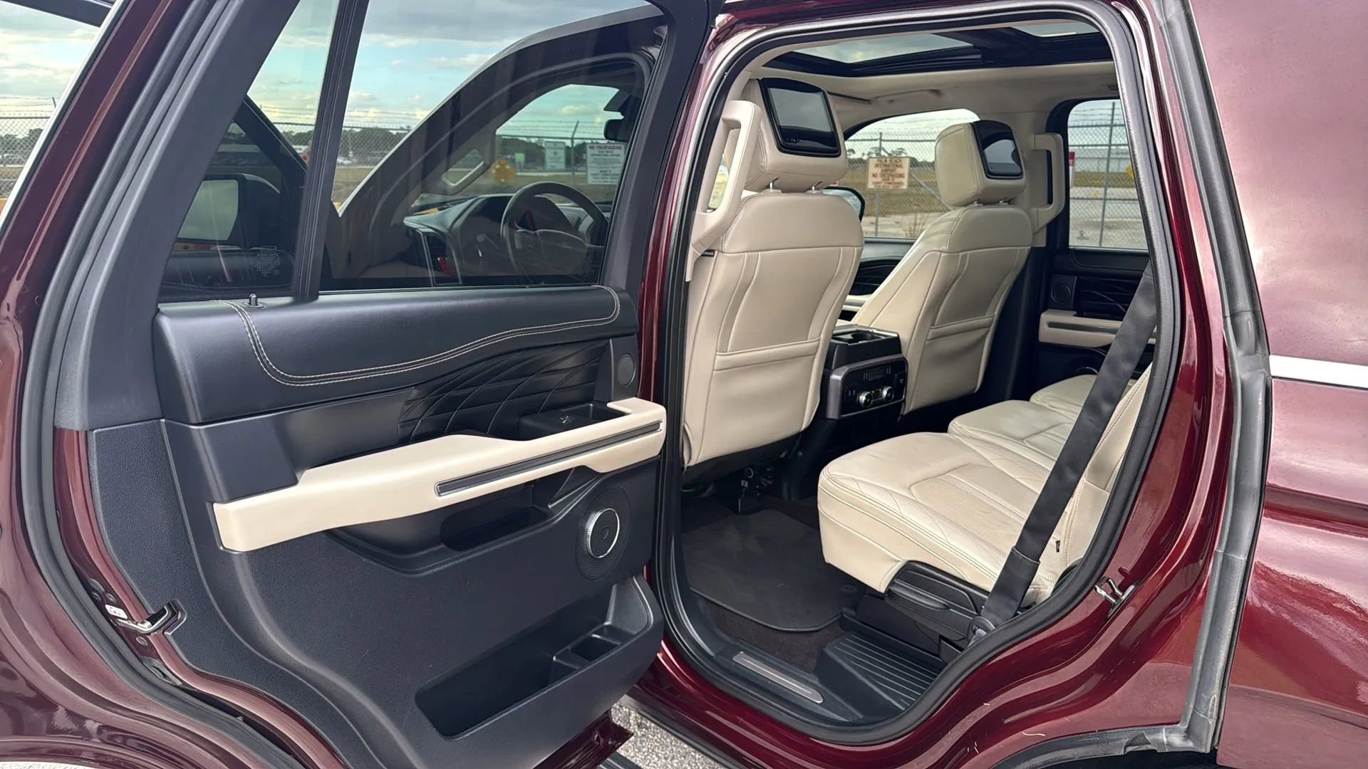 Used 2020 Ford Expedition Platinum image 14