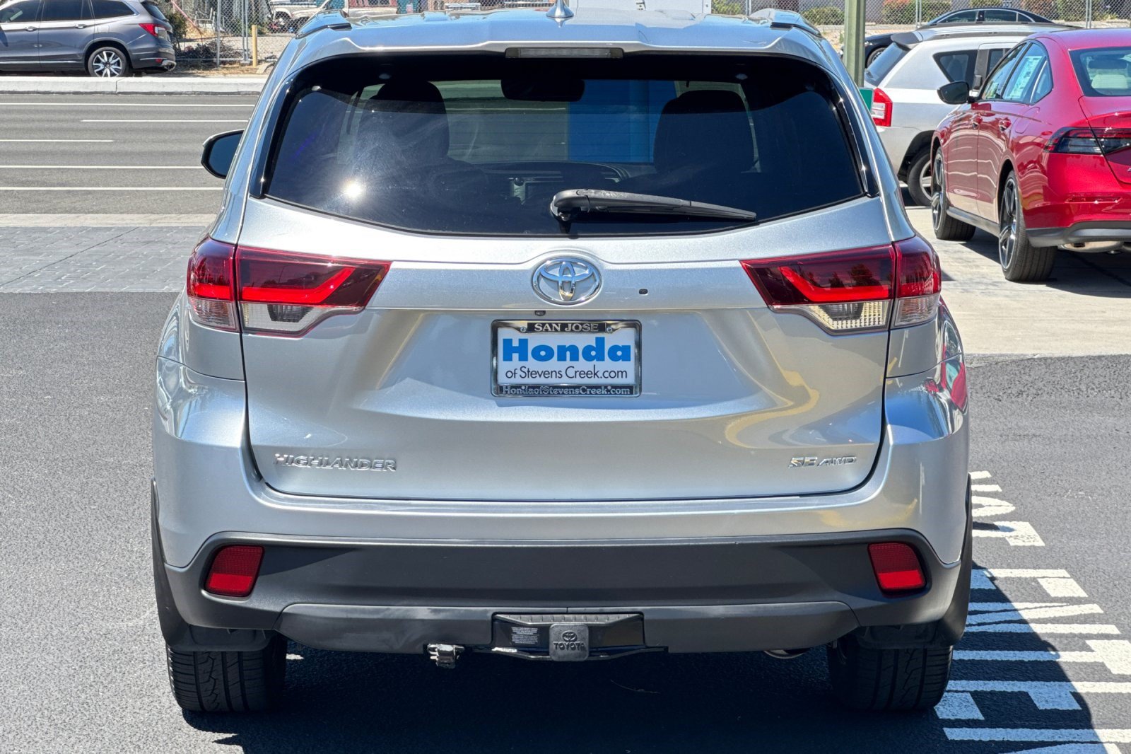 Used 2019 Toyota Highlander SE AWD/4WD image 9