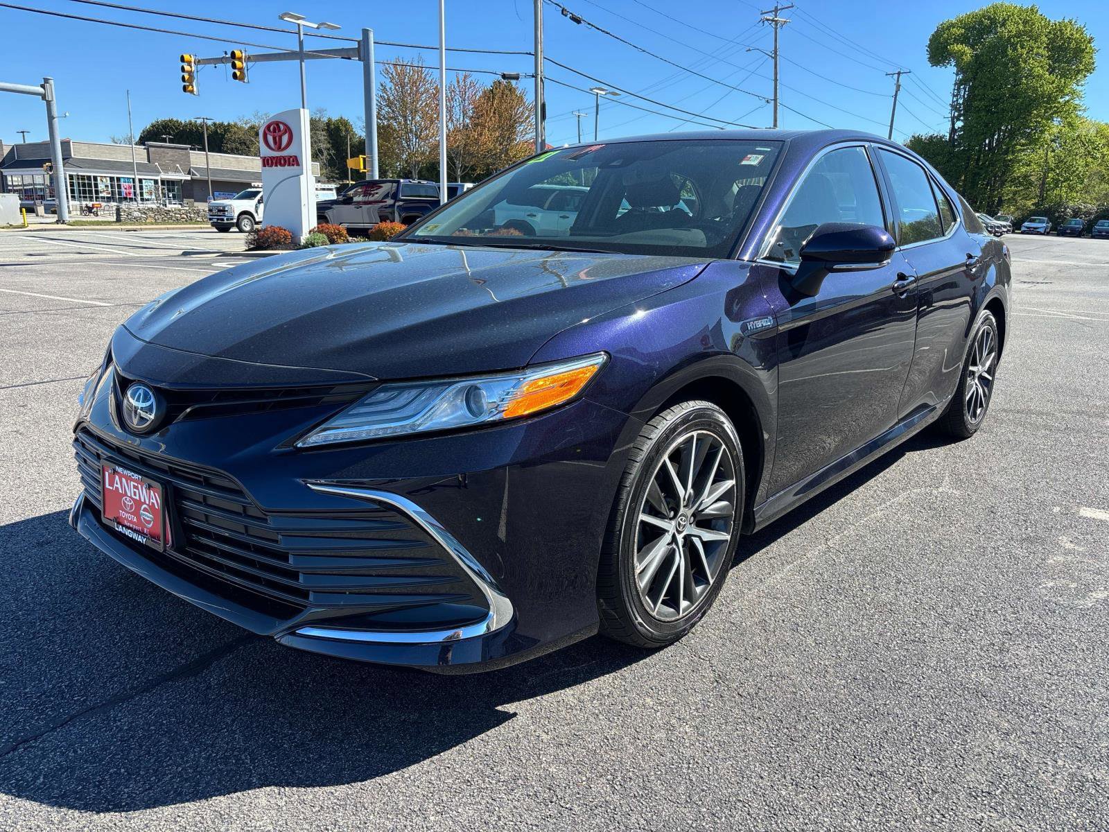 Used 2021 Toyota Camry XLE FWD image 6