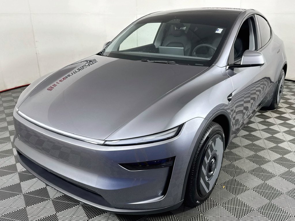 Used 2026 Tesla Model Y Long Range AWD/4WD image 3