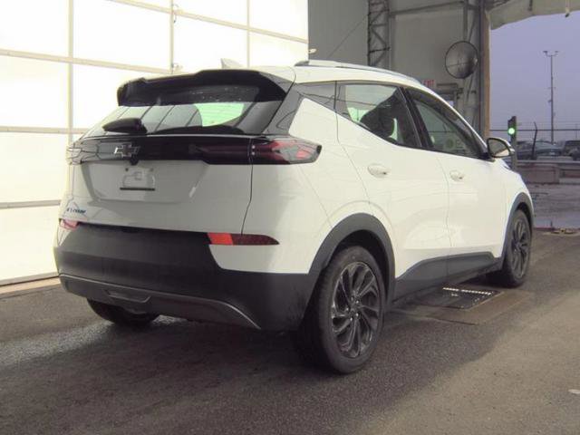 Used 2023 Chevrolet Bolt EUV LT image 4