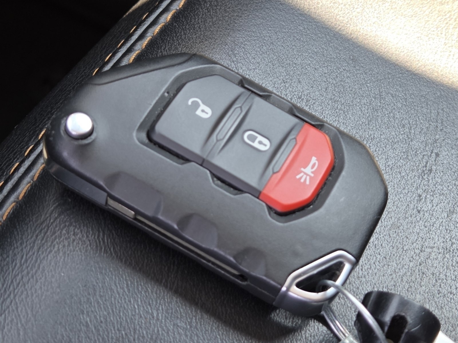 Used 2022 Jeep Gladiator Overland AWD/4WD image 31